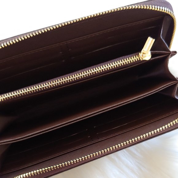 🚨 LAST ONE! QUINN Brown Checker Wallet & Wristlet Strap - Picture 2 of 4